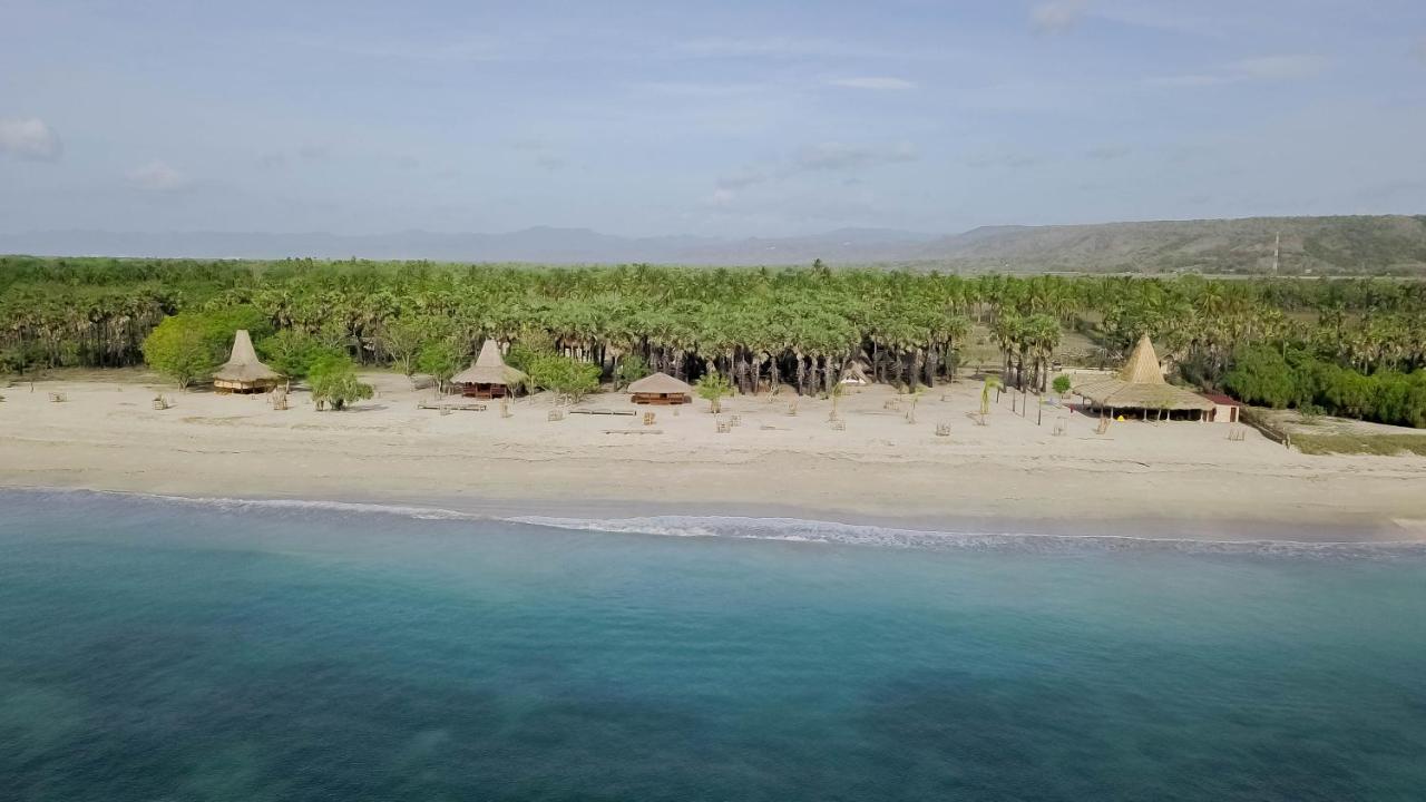 Costa Beach Resort & Club Waingapu Esterno foto