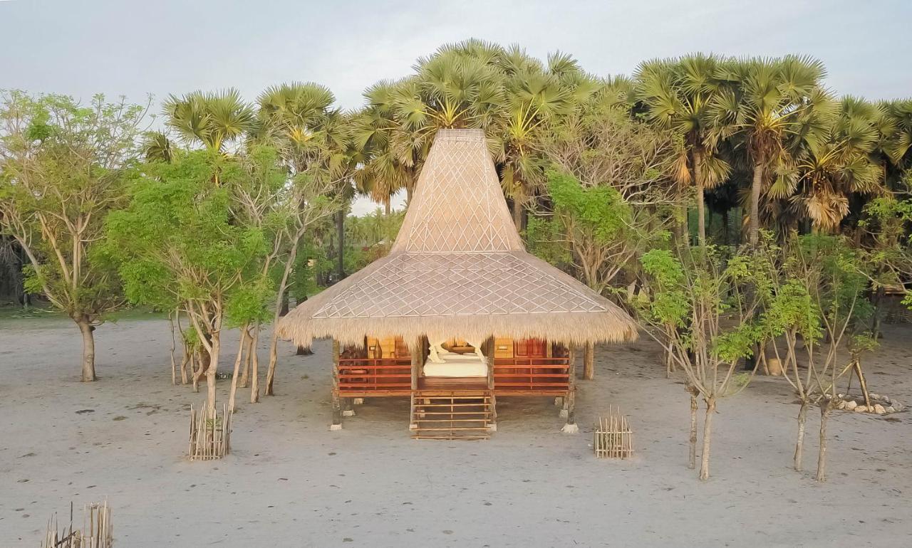Costa Beach Resort & Club Waingapu Esterno foto