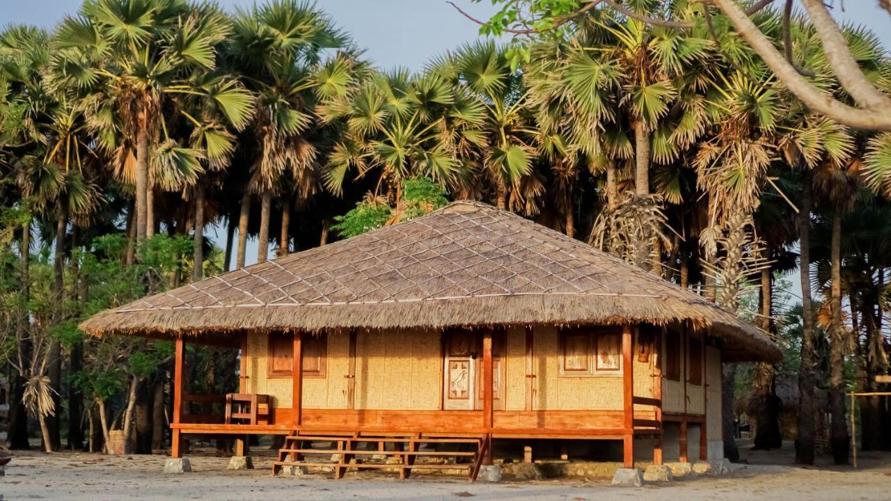 Costa Beach Resort & Club Waingapu Esterno foto