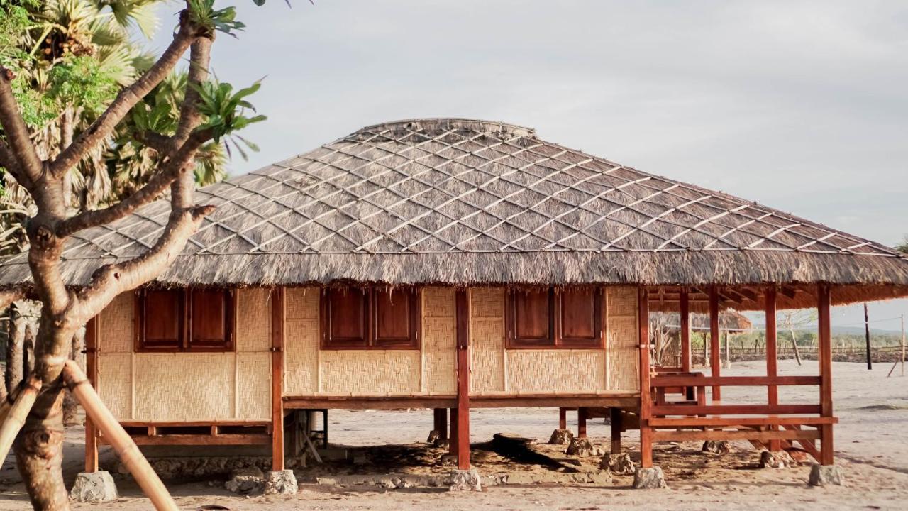 Costa Beach Resort & Club Waingapu Esterno foto